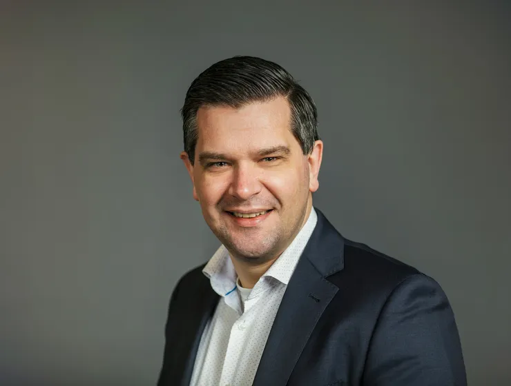Portretfoto Mediavertegenwoordiger Jeroen Nagtegaal van Unica