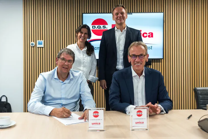 Unica neemt DQS over - ondertekening