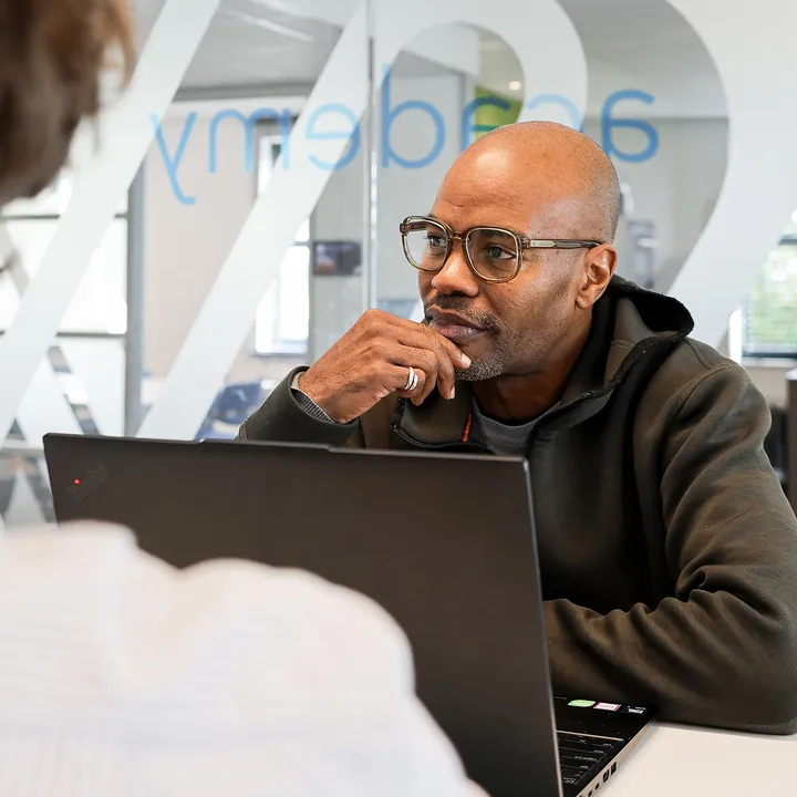 IT-projecten in beweging: ervaringen van een gedetacheerde specialist