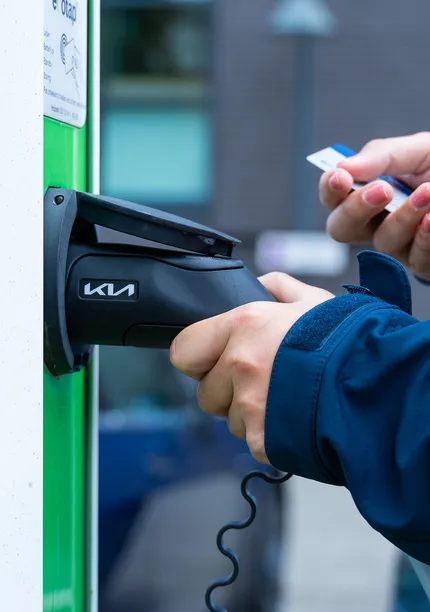 Thuisladers voor medewerkers - Unica e-mobility - slimme laadinfra