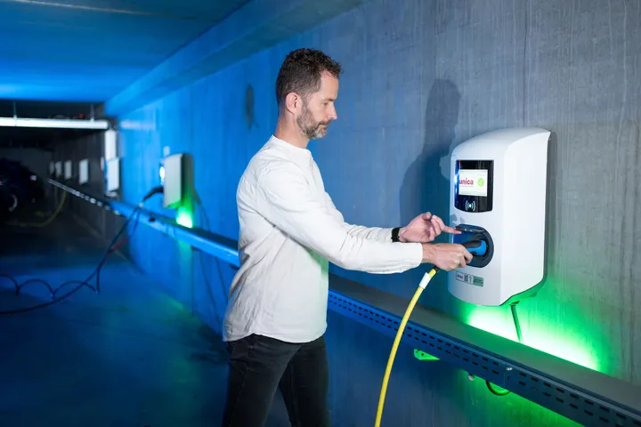 Unica emobility AC lader Hans