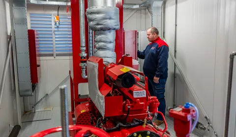 Pompset en branddetectie door collega