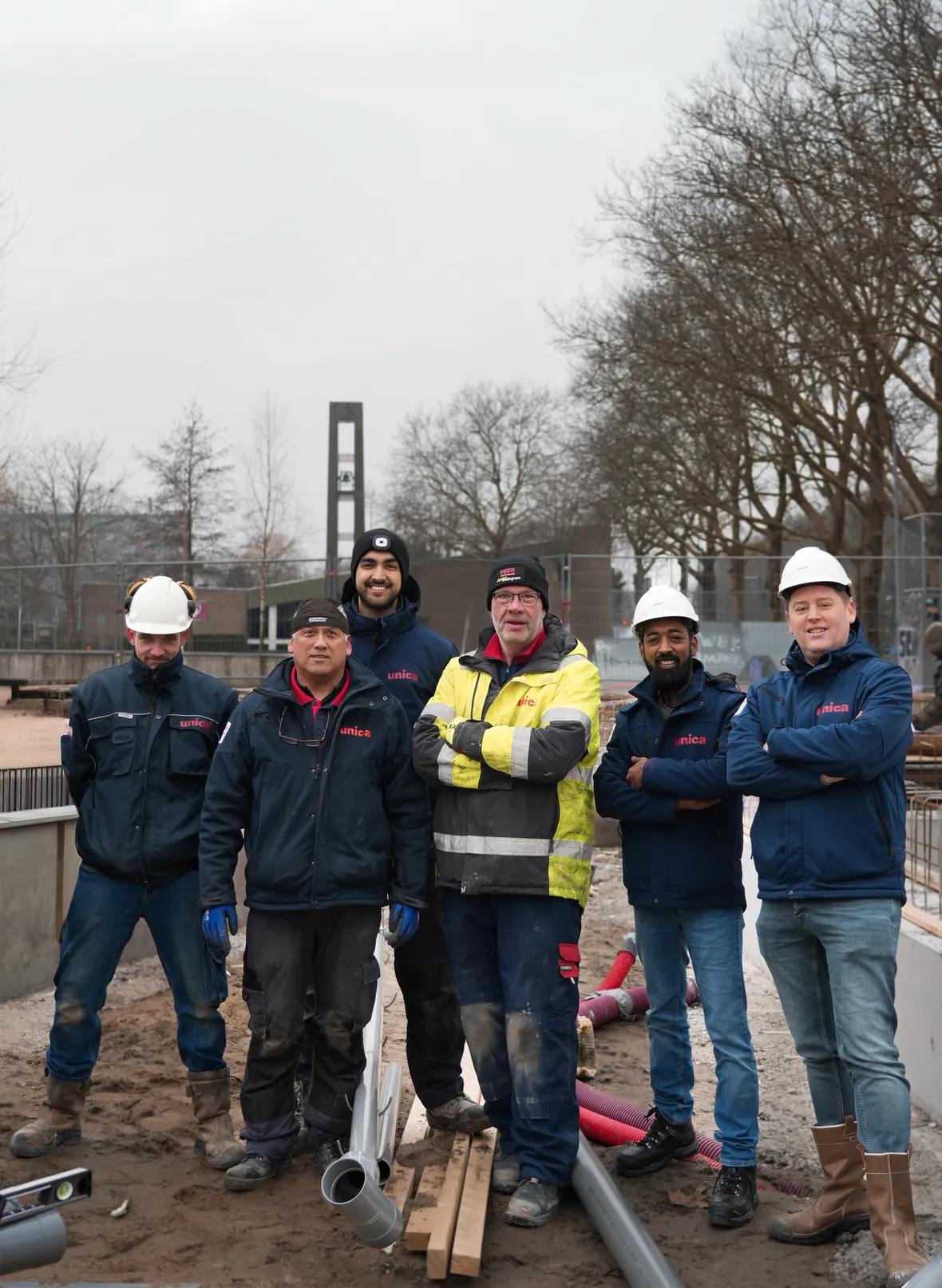 Unica Building Projects medewerkers bij de start van de bouw aan het vernieuwde Poppodium Baroeg