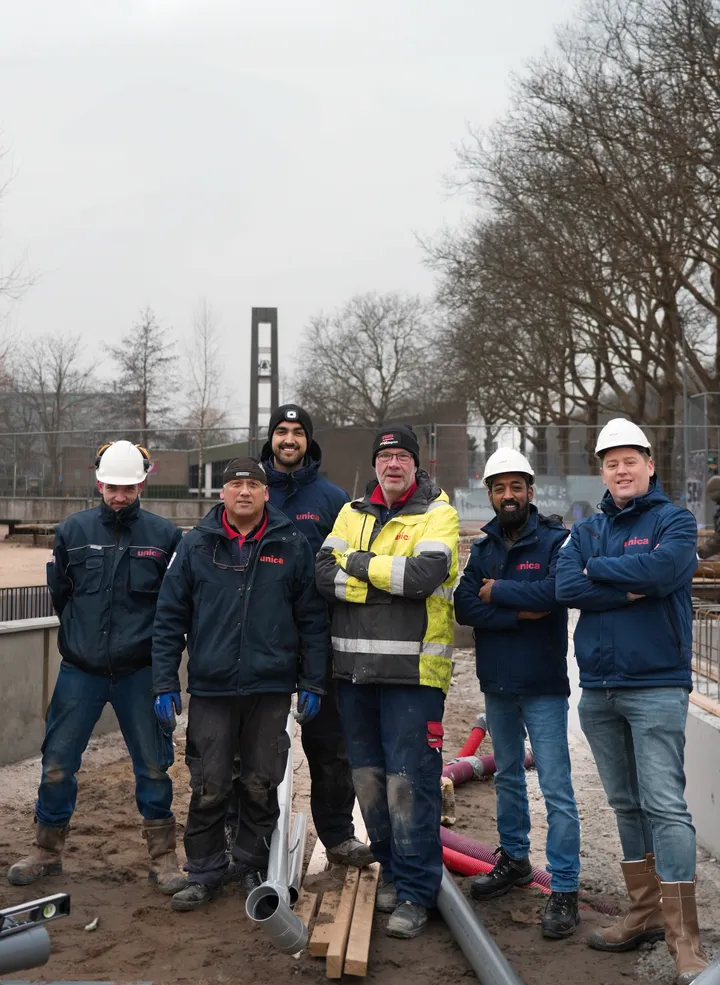 Unica Building Projects medewerkers bij de start van de bouw aan het vernieuwde Poppodium Baroeg