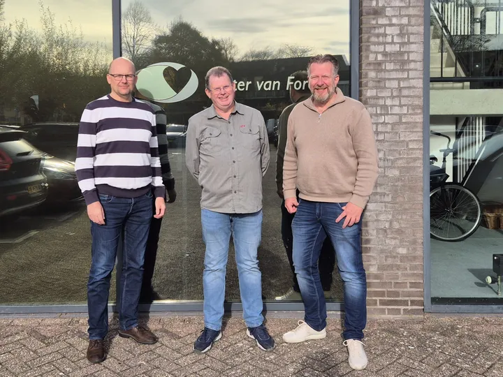 V.l.n.r. Martijn Bitter (Medewerker Vastgoed Exploitatie, Stichting Pieter van Foreest), René de Wit (Contractbeheerder Unica Building Services) en Jacob Aalbregt (Medewerker Vastgoed Exploitatie, Stichting Pieter van Foreest)