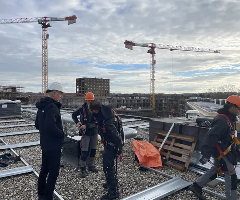 Gebouw met 2 personen