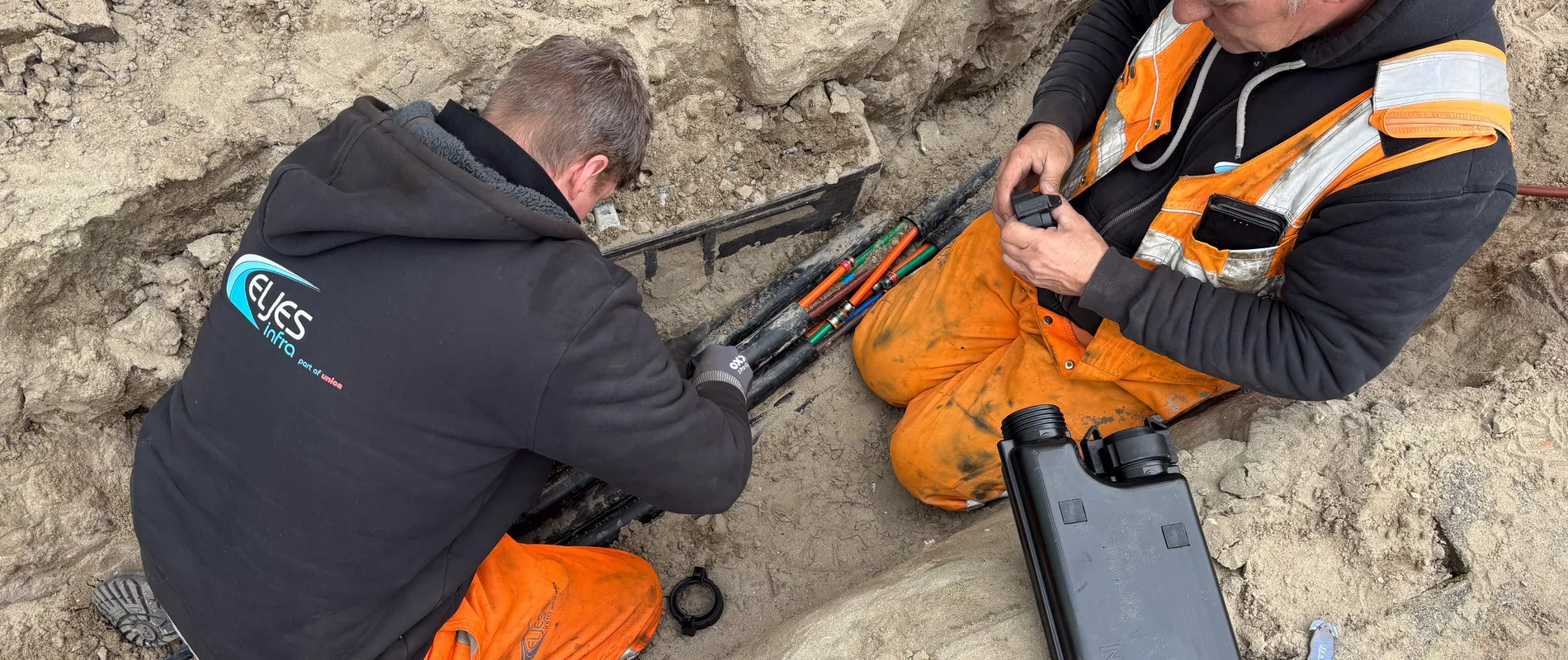 Eljes werkzaamheden leggen glasvezel