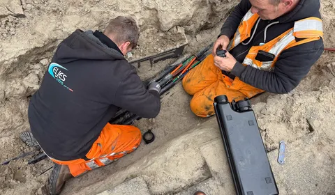 Eljes werkzaamheden leggen glasvezel