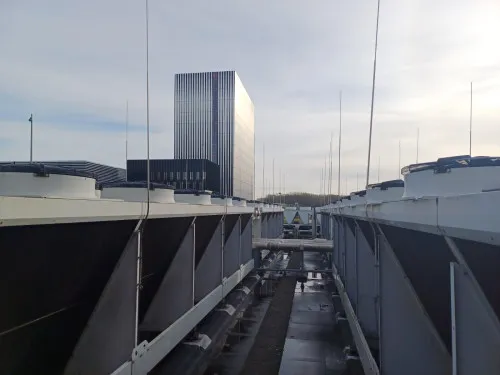 Dakinstallatie op de Universiteit van Amsterdam