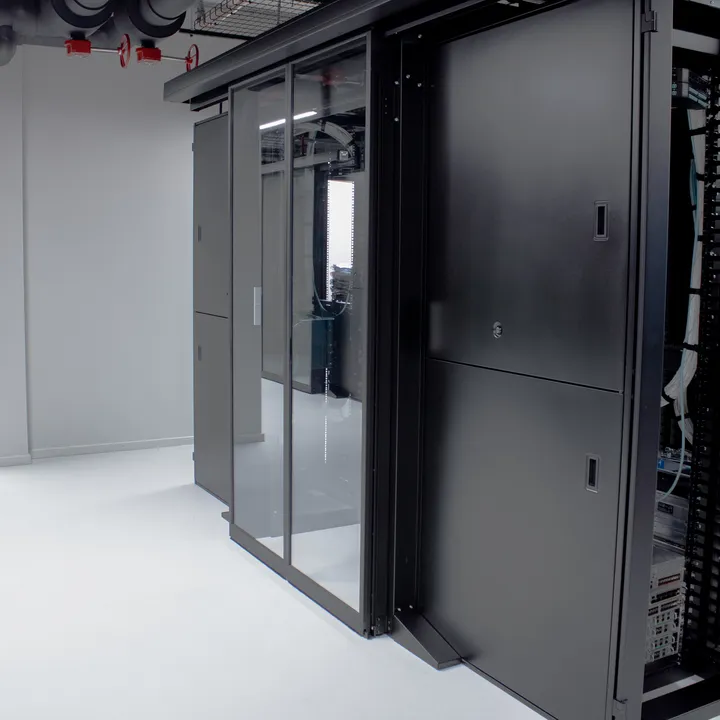Datacenter kasten van cybersecurity bedrijf