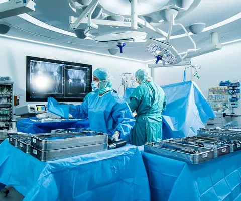 Operatiekamer met materialen