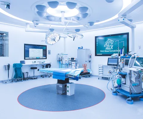 Lege operatiekamer van Sint Maartens Kliniek