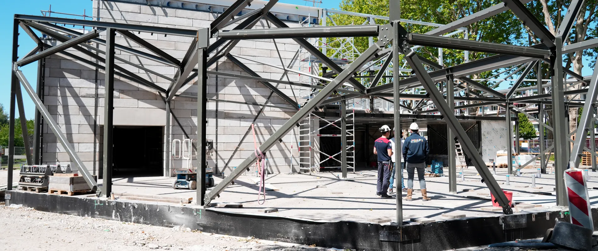 Unica Building Projects bij Poppodium Baroeg je ziet het begin van de bouw