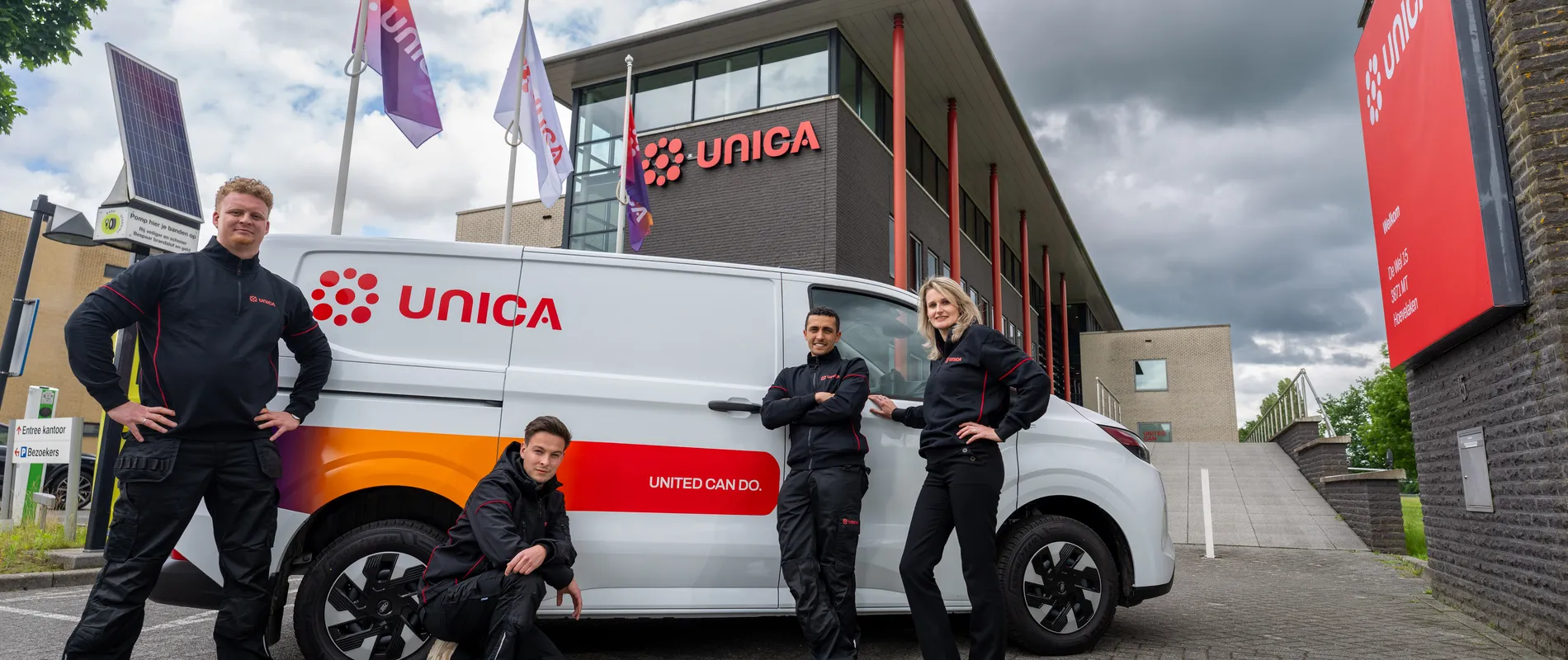 Unica_nieuwe merkuitstraling hoofdkantoor Hoevelaken - bedrijfskleding - EV servicebus-16