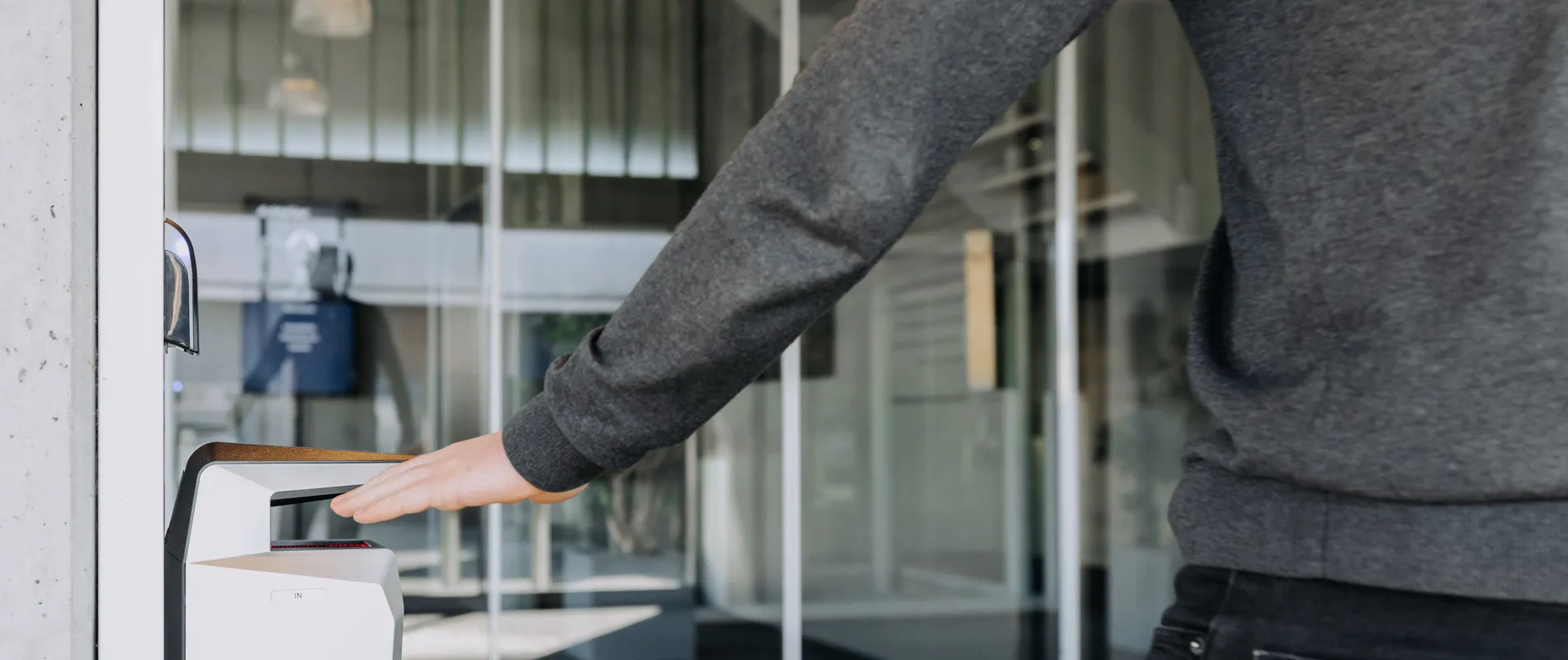 Hand onder sensor