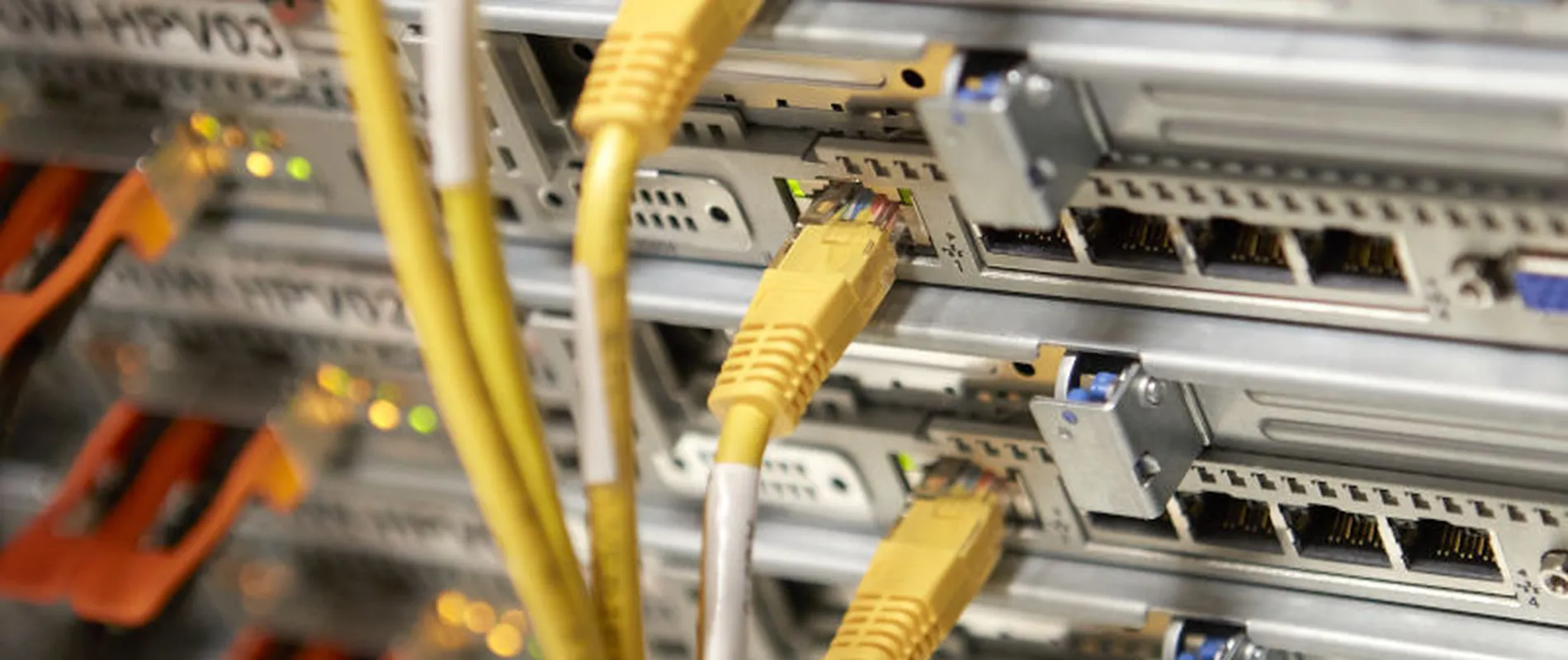 Techniek Unica Schutte ICT Datacenter kabels