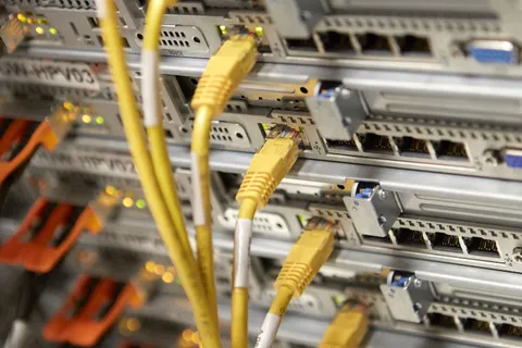 Techniek Unica Schutte ICT Datacenter kabels