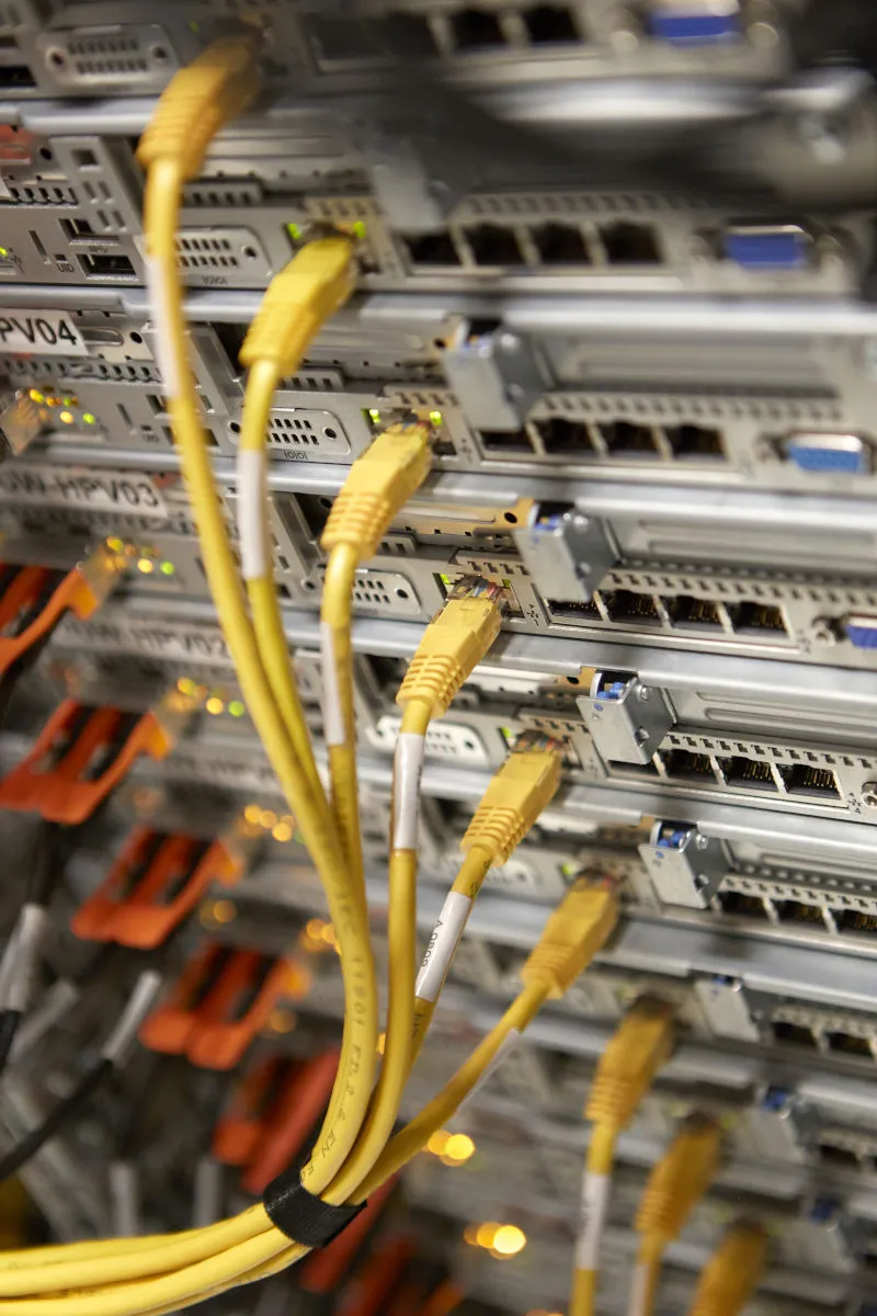 Techniek Unica Schutte ICT Datacenter kabels