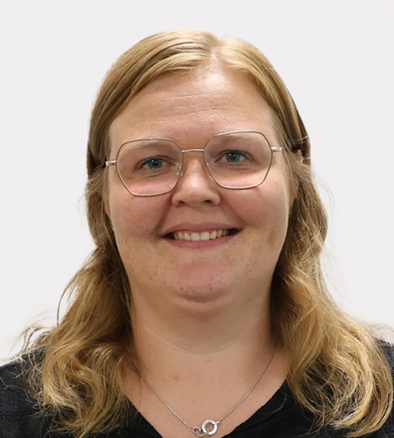 Portrait von Lena Pauli, Leitung Sozialdienst Hegau-Jugendwerk