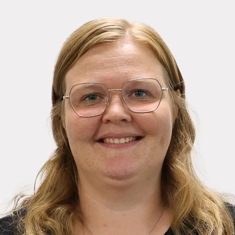 Portrait von Lena Pauli, Leitung Sozialdienst Hegau-Jugendwerk