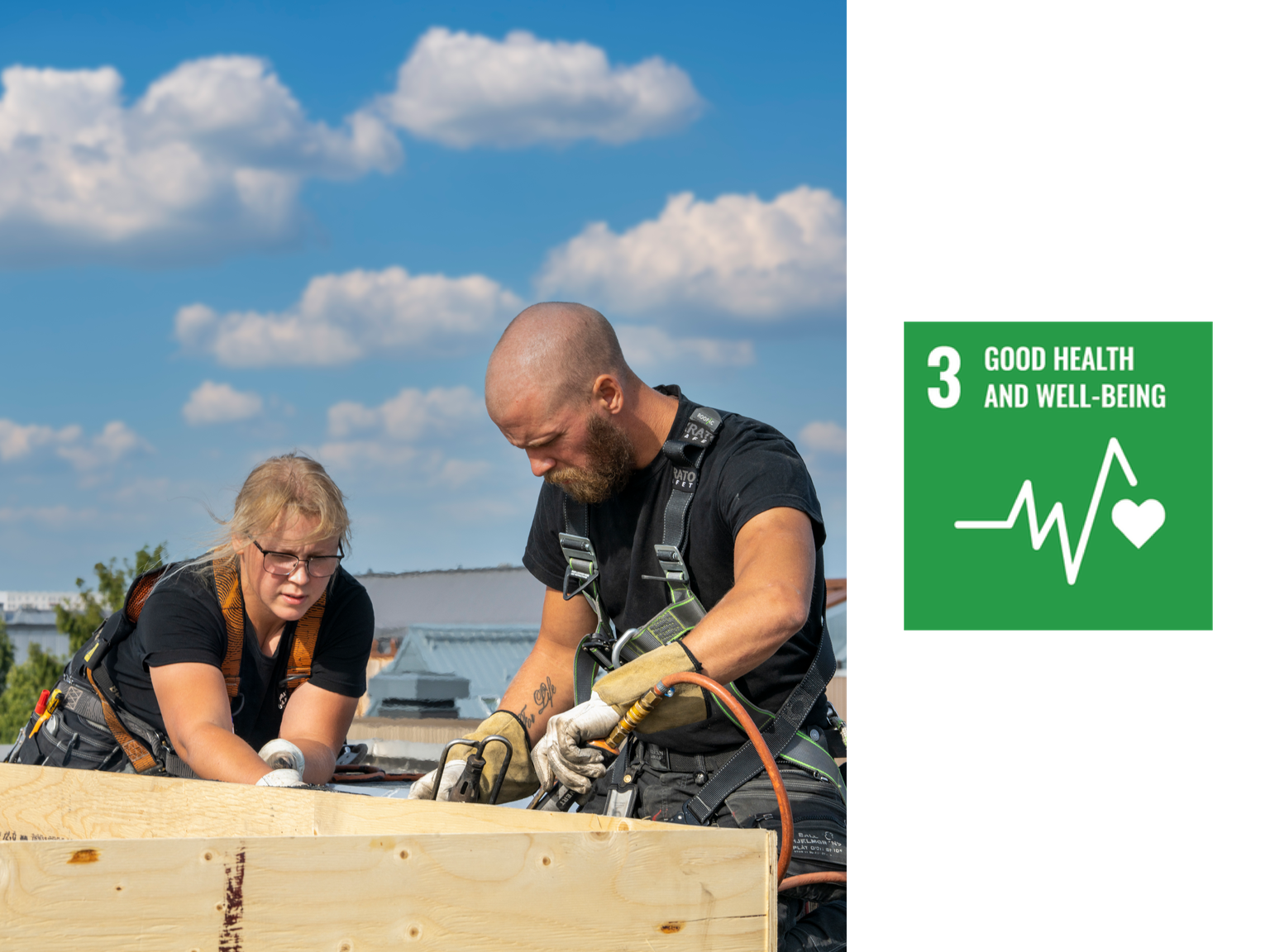 Das Bild zeigt Handwerker auf einem Dach sowie das Symbol der Agenda 2030, Ziel 3: Gesundheit und Wohlergehen.