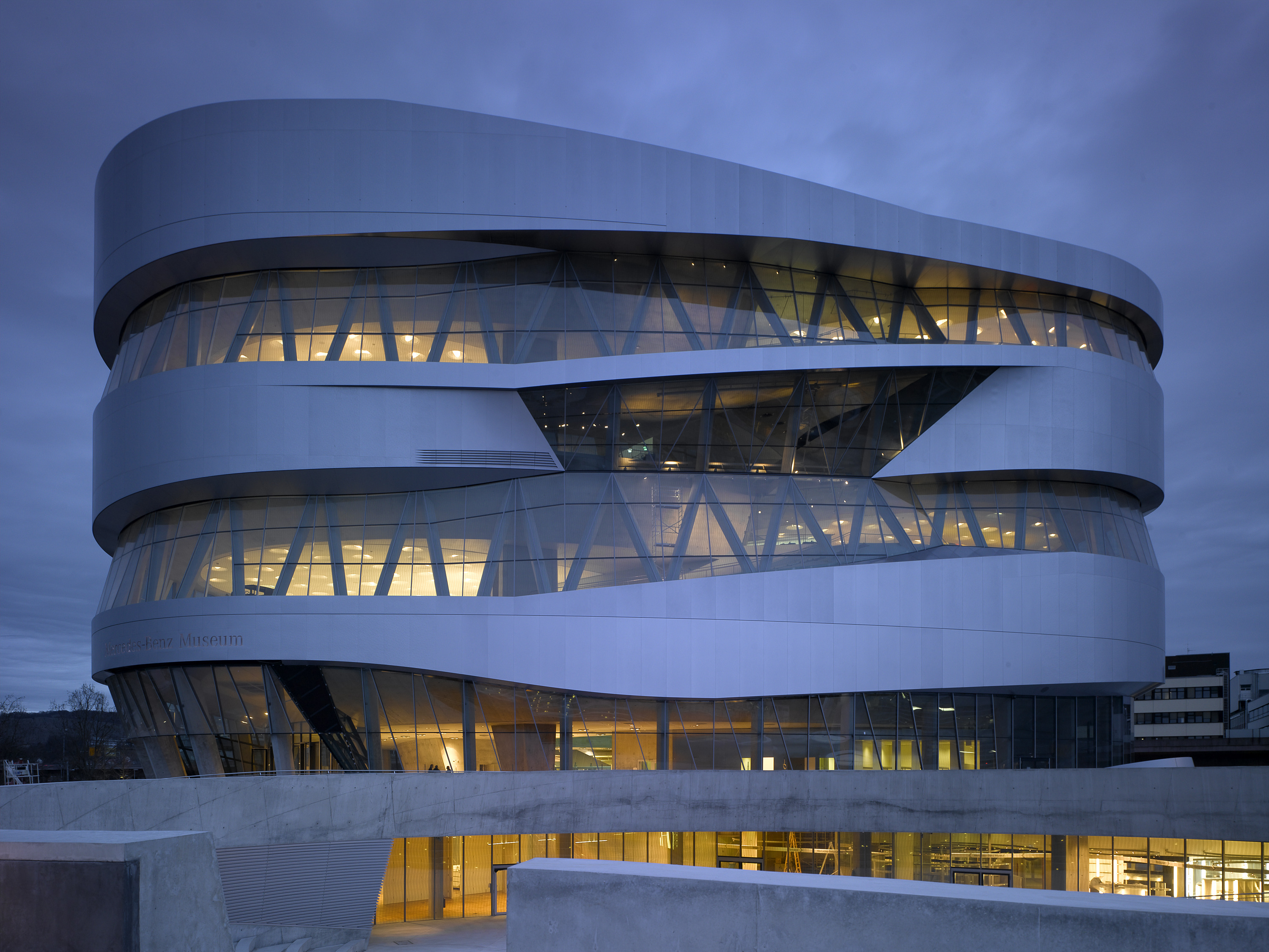 Mercedes-Benz Museum | UNS turns a showroom into a museum