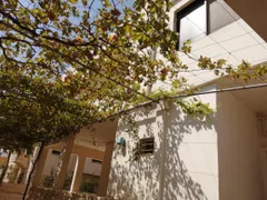 Photo alt text is missing.