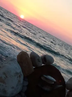 Photo alt text is missing.