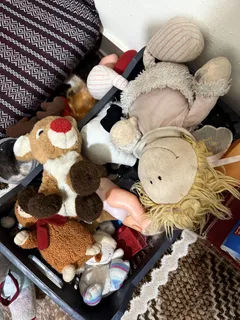 Photo alt text is missing.