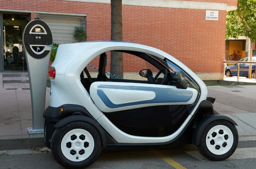 punto de recarga de vehículo eléctrico en entornos de cliente corporativo como vías públicas