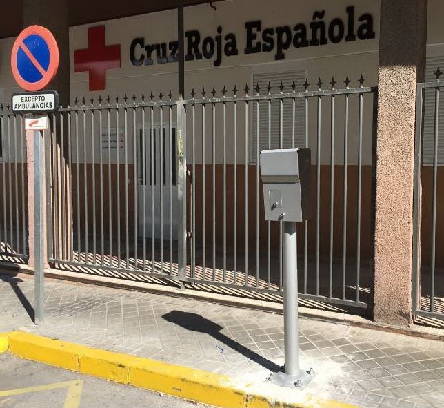 punto de recarga de vehículo eléctrico en entornos de cliente corporativo como hospitales