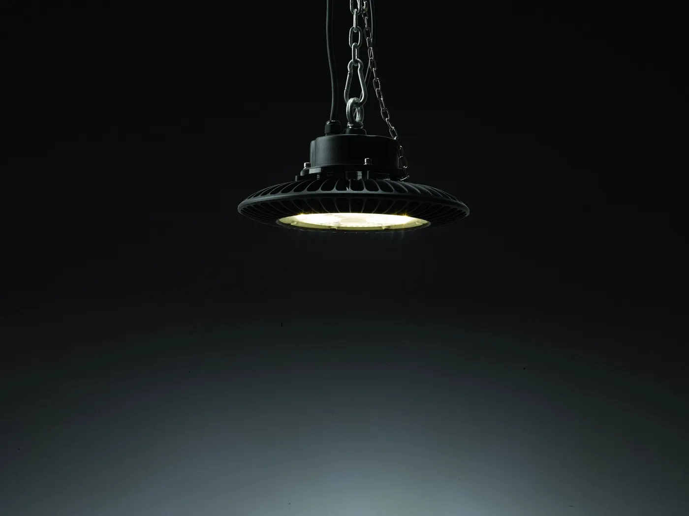 Simon 716 industrial application — open space with suspended luminaires