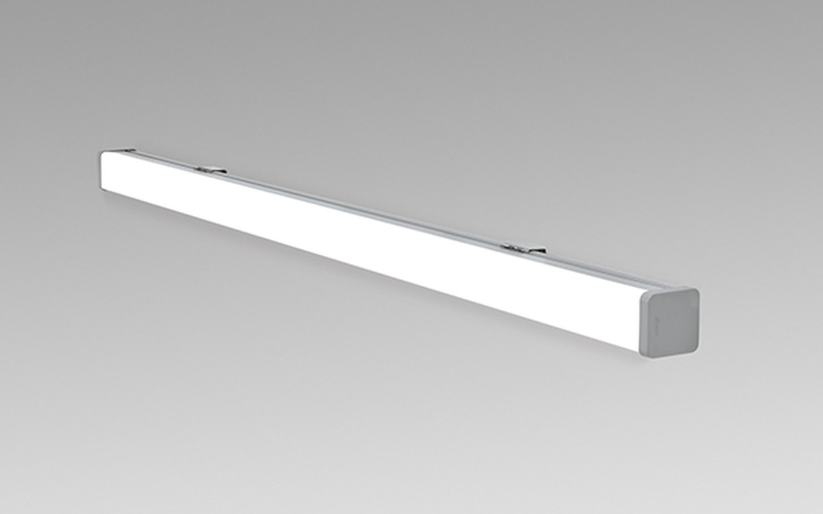 Luminaire industriel étanche Simon 780 dans parking souterrain