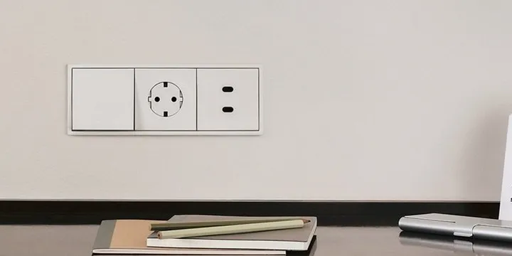 Simon switches and sockets