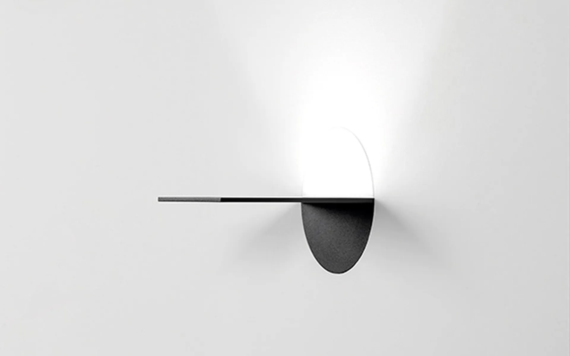 Simon Loop sobre pared — interpretación contemporánea de la tecnología OLED, diseño Antoni Arola