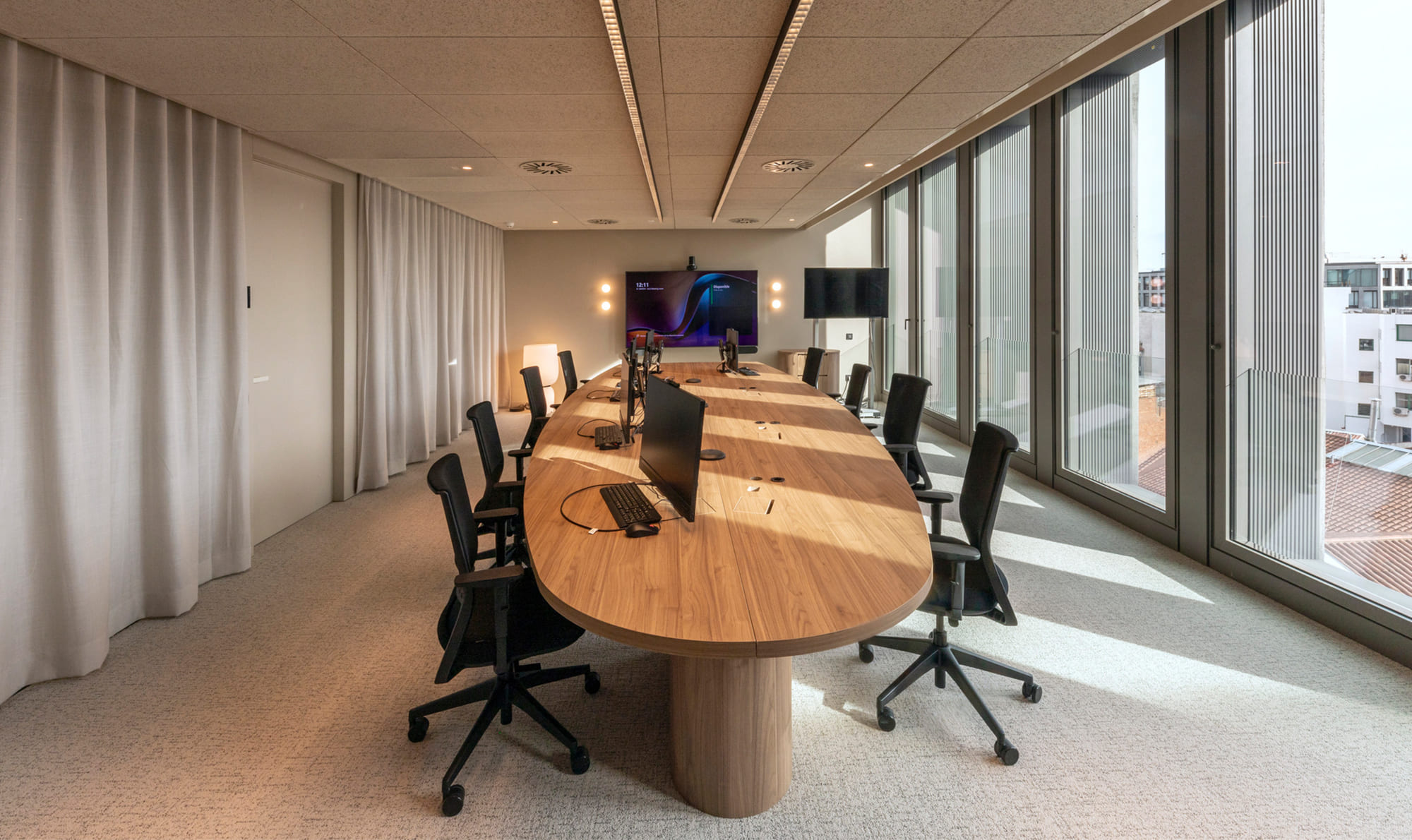 Sala de reuniones, fotografía Rafael Vargas