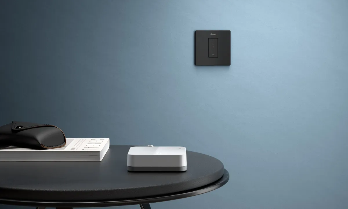 Simon iO hub in residential setting — Simon 270 iO series