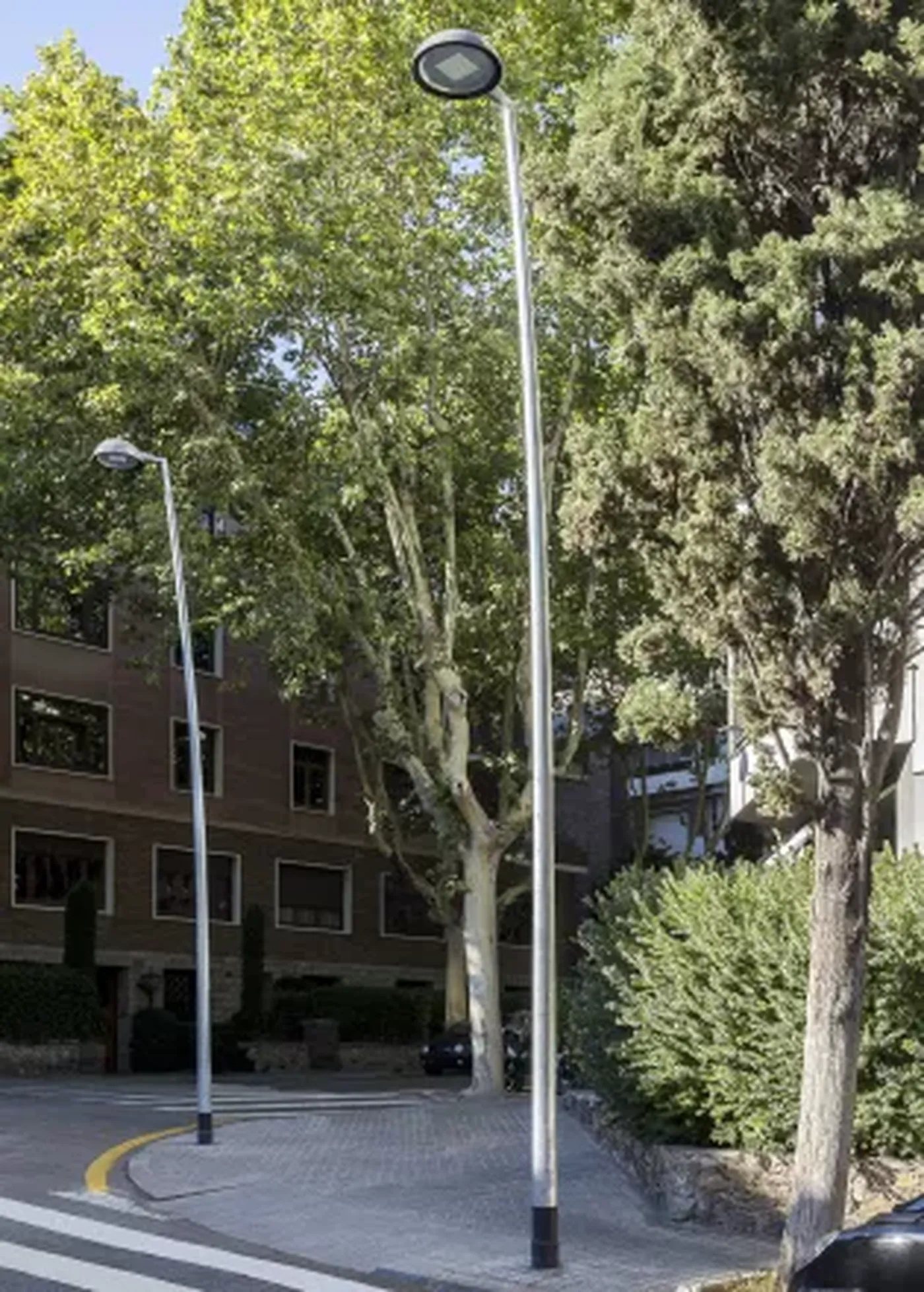 Simon Alya luminaire in urban installation — outdoor decorative lighting