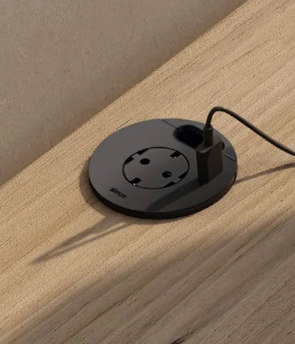 Simon Flash — wiring devices for hospitality