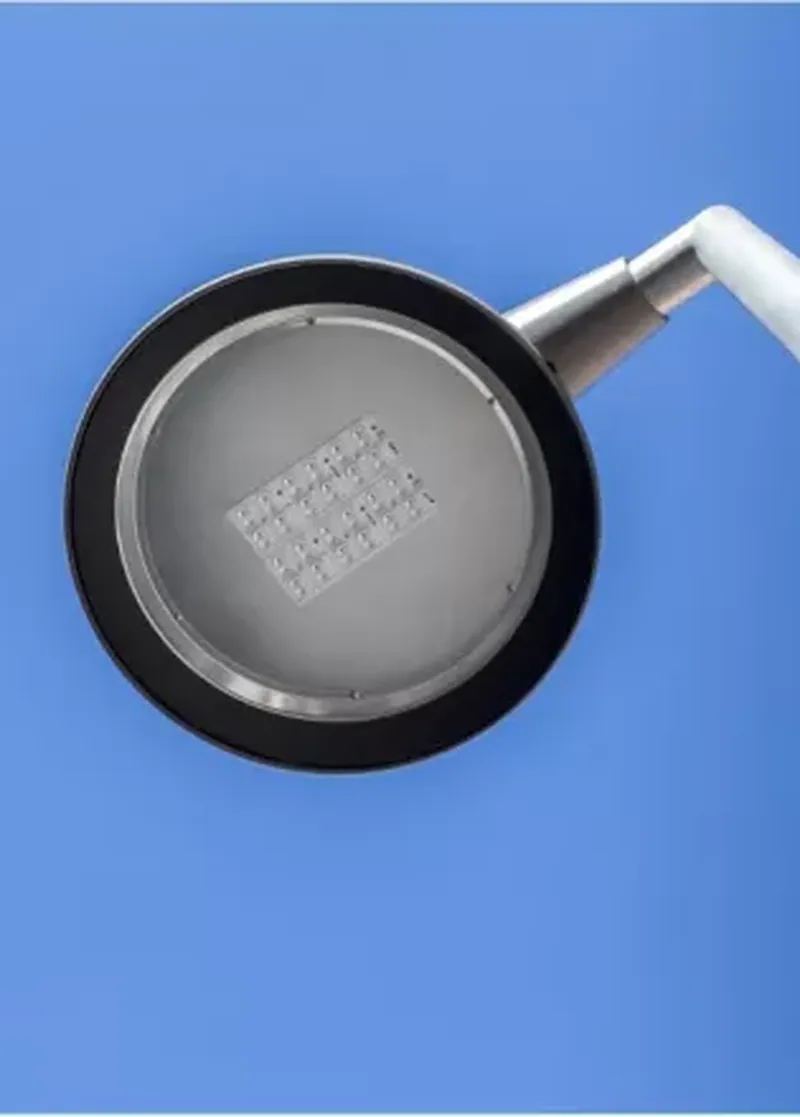 Simon Alya Istanium LED luminaire detail — anti-glare troncopiramidal reflector