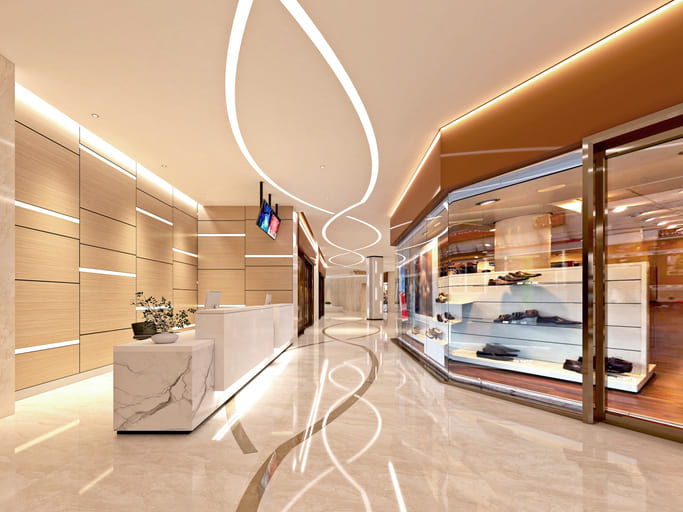 iluminación comercial del interior de un centro comercial