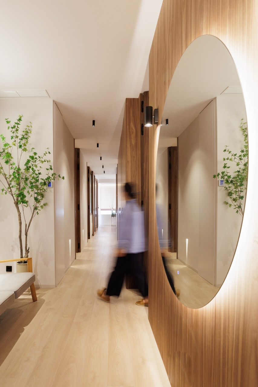 Signature office — meeting area lighting