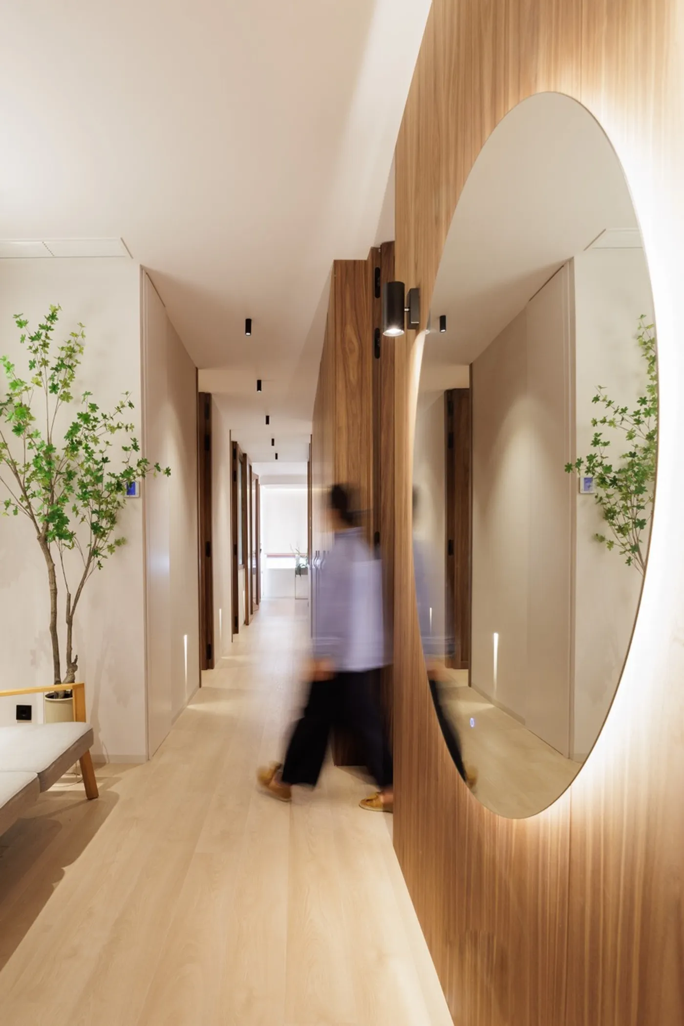 Signature office — meeting area lighting