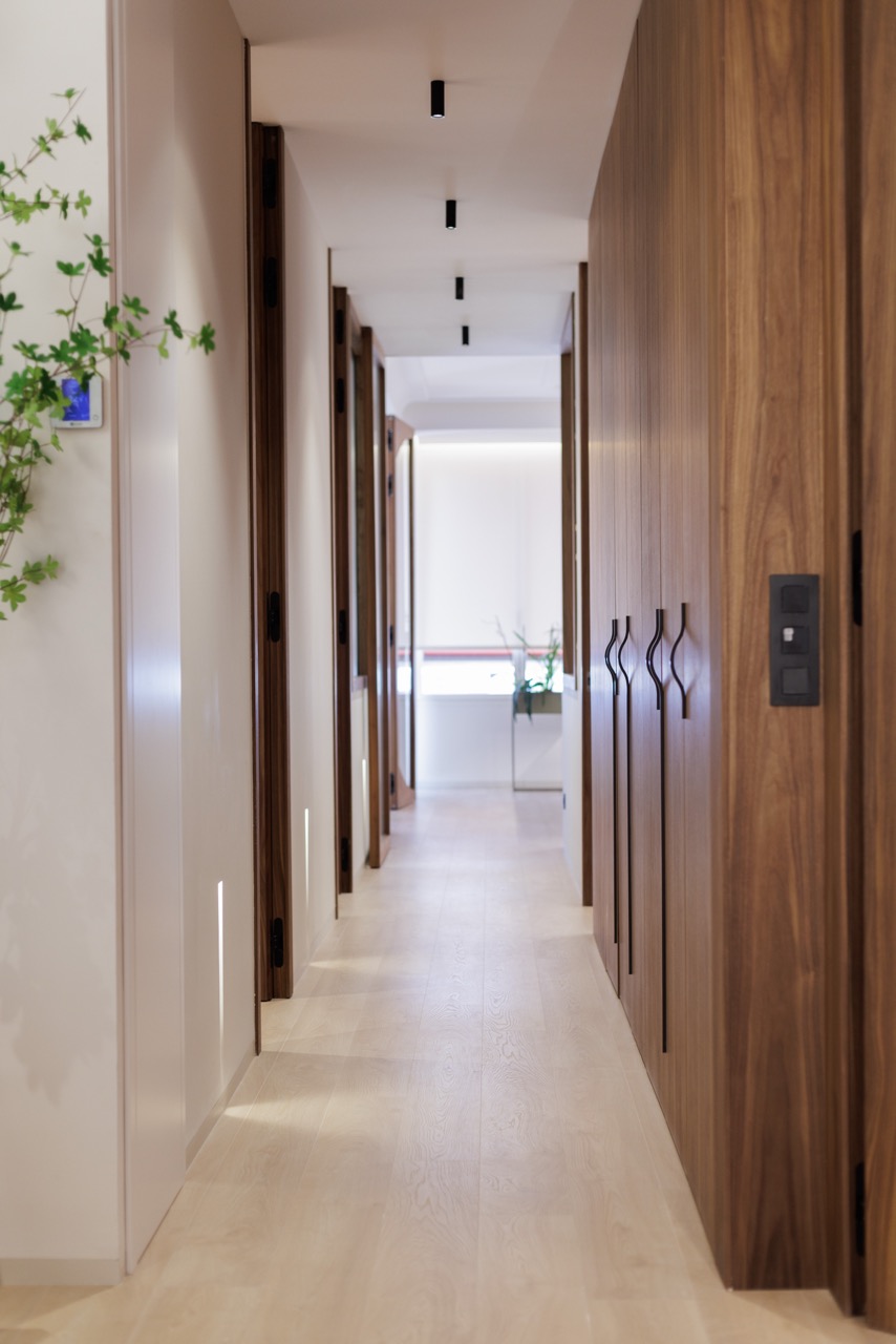 Signature office — designed lighting detail