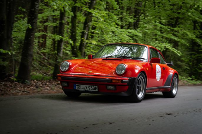 Porsche_930_turbo