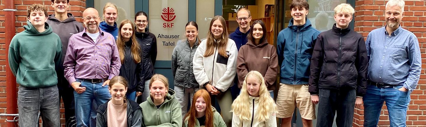 Schüler des AHG, Herr Plaß und Johannes Lügering