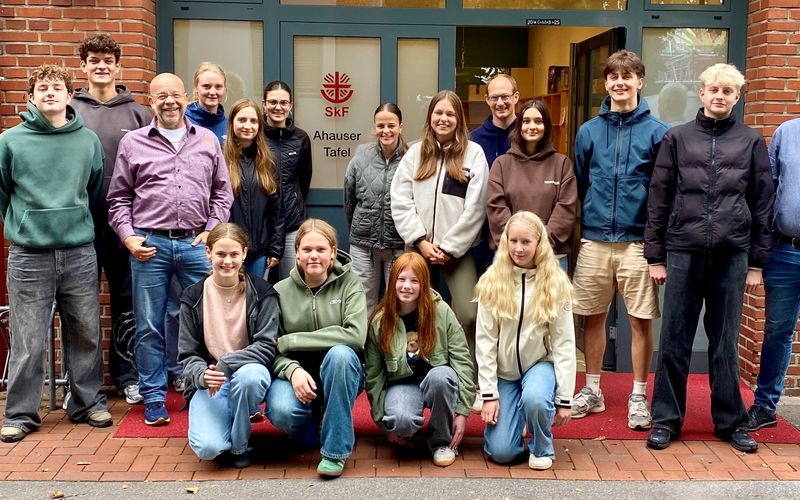 Schüler des AHG, Herr Plaß und Johannes Lügering