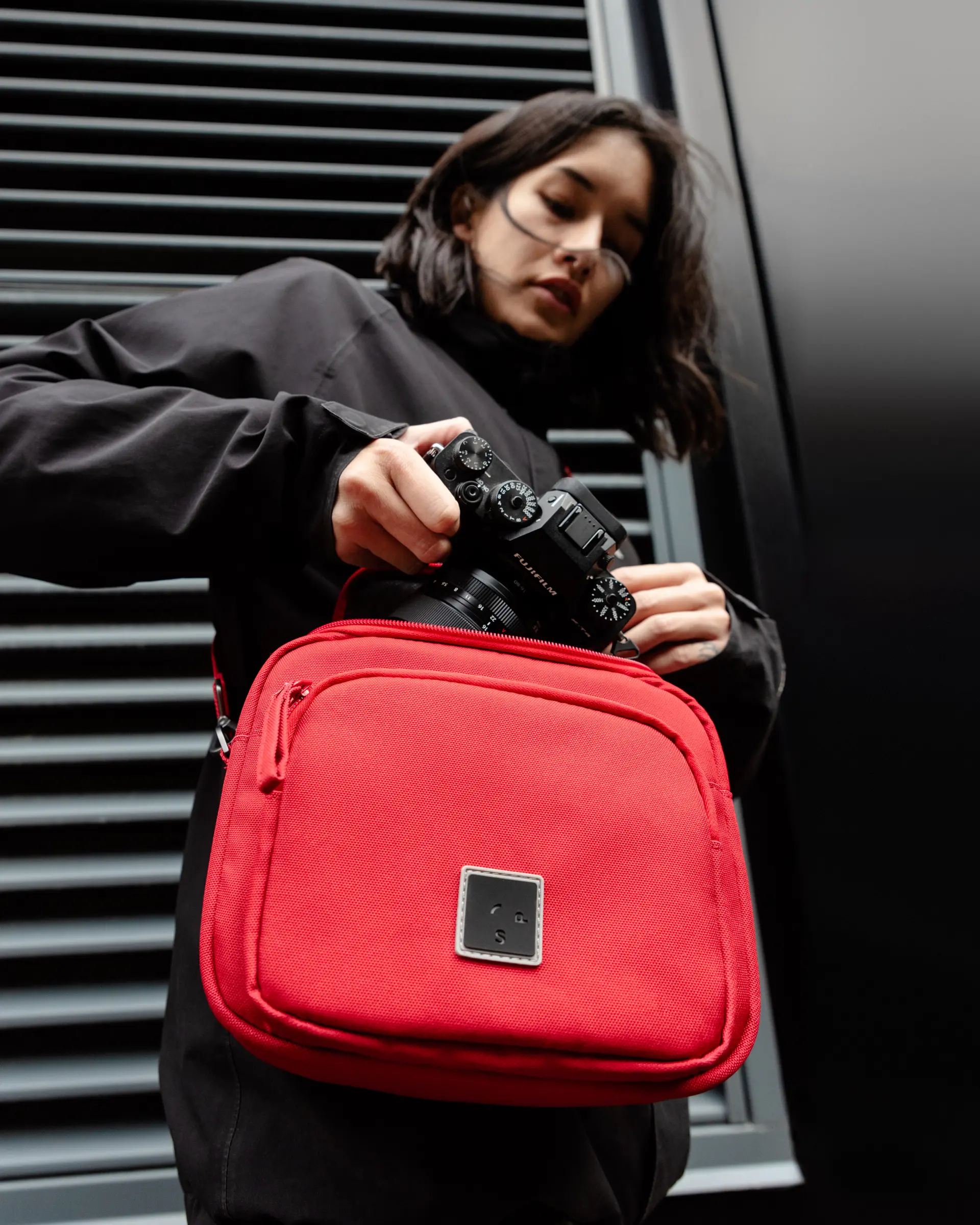https://a.storyblok.com/f/325752/5446x6807/935db703a8/splife-redshoulder.jpg