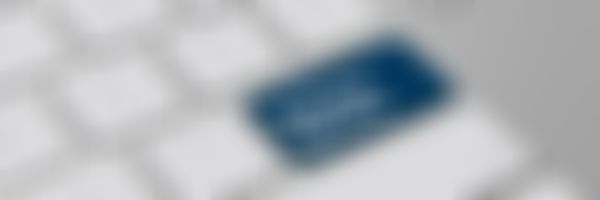 Tastatur auf der die ENTER Taste gegen eine Taste getauscht wurde auf der Einfache Sprache steht und blau hinterlegt ist