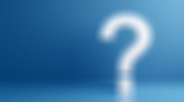 weißes Fragezeichen auf blauem Hintergrund